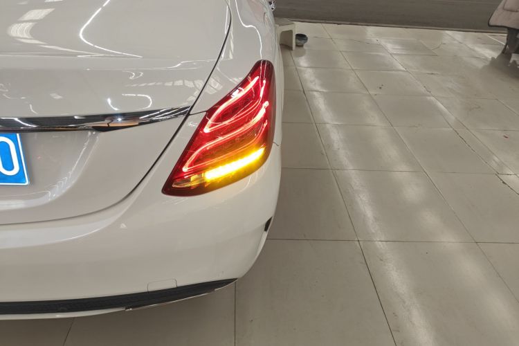 奔驰C级 2018款 C 180 L 时尚型运动版车身外观6006