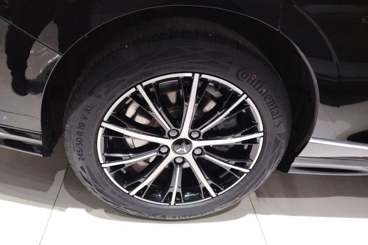 岚图汽车 岚图追光 2024款 PHEV 四驱超长续航行政版车身外观6008