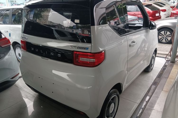 五菱汽车 宏光MINIEV 2021款 马卡龙夹心款 170km 磷酸铁锂车身外观6005
