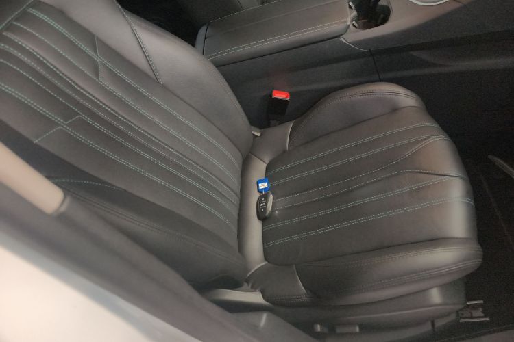 标致4008 2021款 360THP 科技版局部细节41