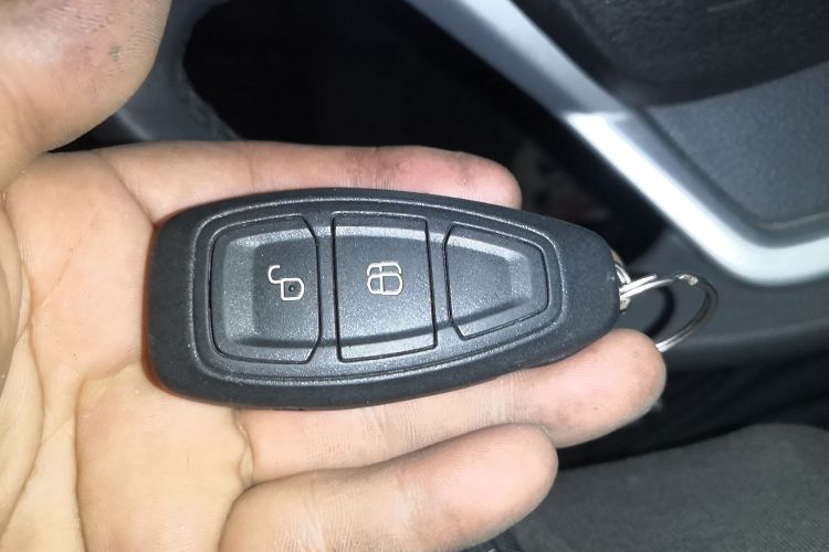 福特 翼搏 2017款 1.5L 自动尊贵型中控内饰7001