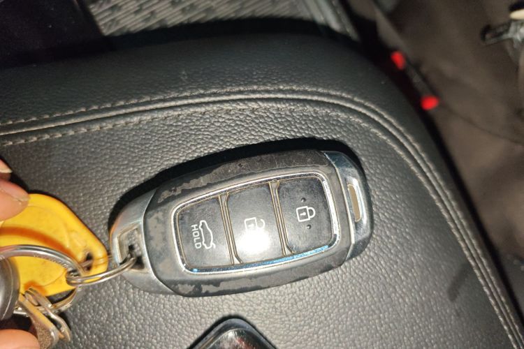 现代 名图 2021款 1.8L CVT LUX尊贵版中控内饰7001