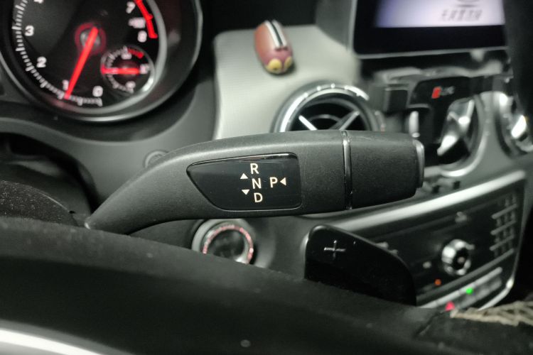 奔驰CLA 2018款 CLA 200 时尚型局部细节18