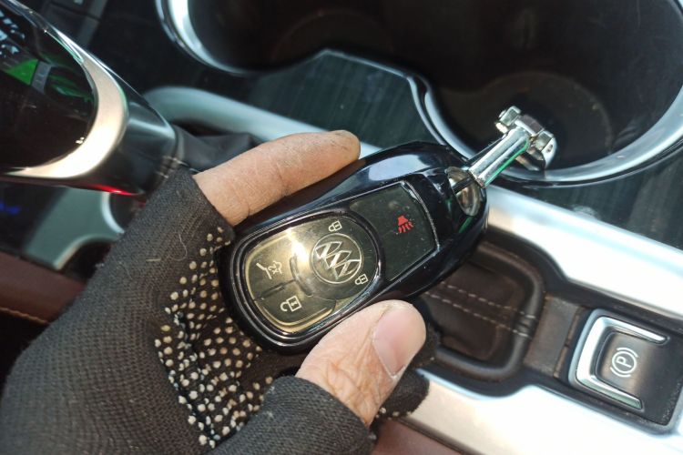 别克 昂科威 2020款 28T 四驱精英型中控内饰7001