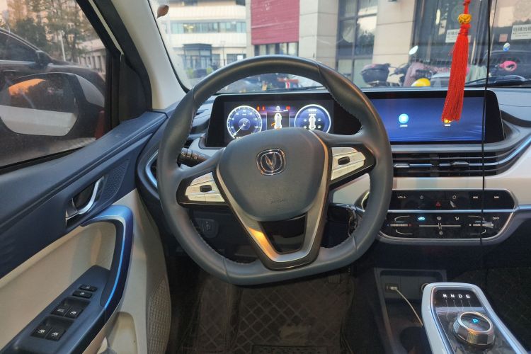 长安欧尚 奔奔E-Star 2022款 赏心版 多彩款 磷酸铁锂中控内饰13