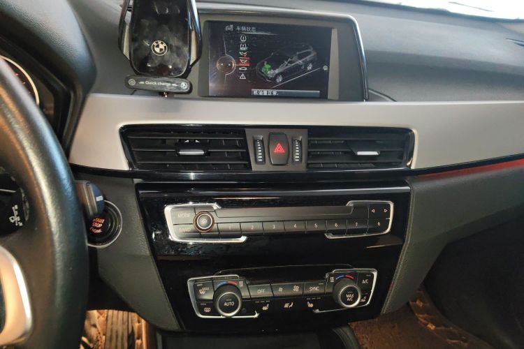 宝马X1 2016款 sDrive18Li 尊享型中控内饰16