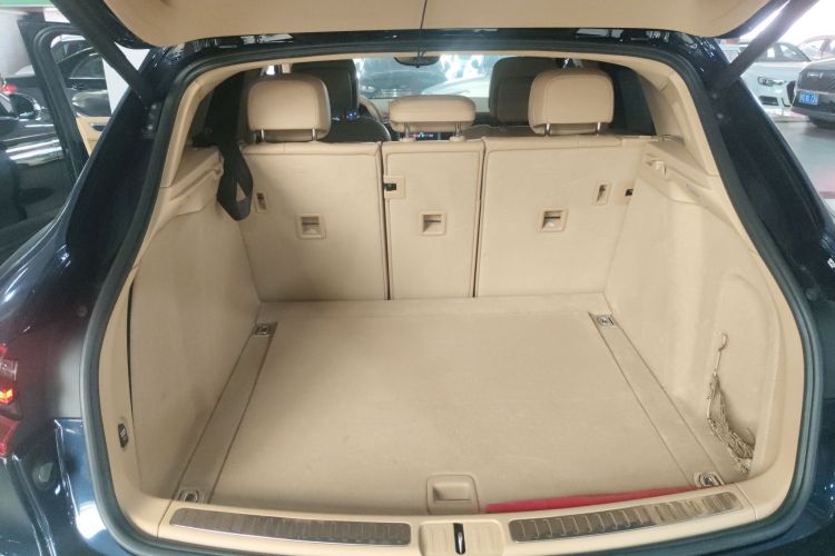 保时捷 2017款  Macan 2.0T机舱底盘23