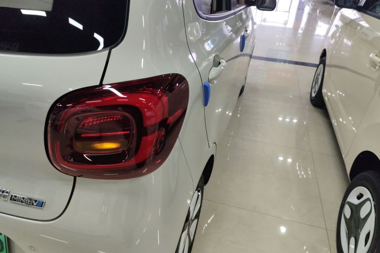 五菱汽车 宏光MINIEV 2025款 四门版 进阶款车身外观9