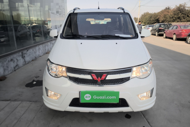 五菱汽车 五菱宏光 2018款 1.5L 经典款S标准型车身外观2