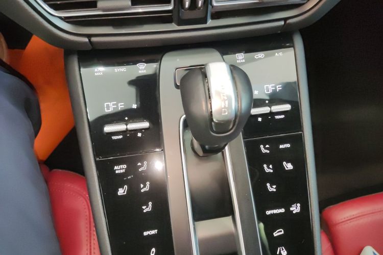 保时捷 2023款 Macan 2.0T中控内饰18