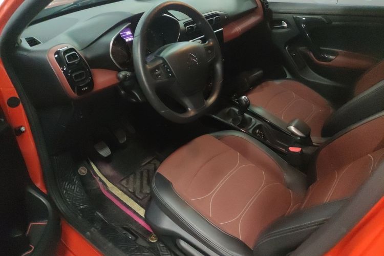 雪铁龙C3-XR 2018款 230THP 手动先锋型局部细节19