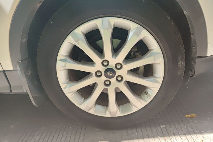 福特 翼虎 2015款 1.5L GTDi 两驱舒适型车身外观10