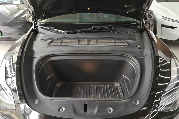 特斯拉 Model Y 2022款 改款 后轮驱动版机舱底盘24