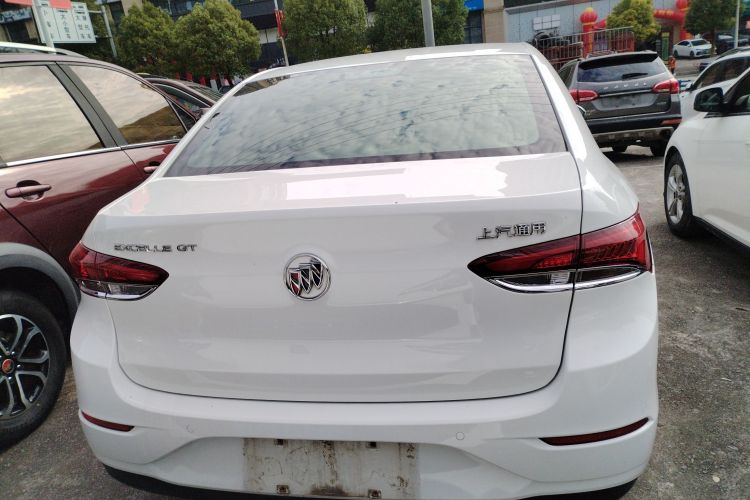 别克 英朗 2021款 改款 典范 1.5L 自动精英型车身外观6