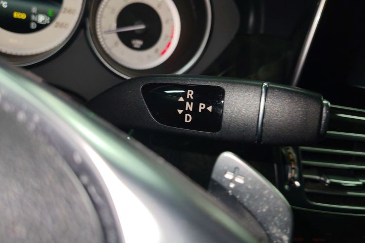 奔驰CLS 2017款 CLS 260逸彩版局部细节18