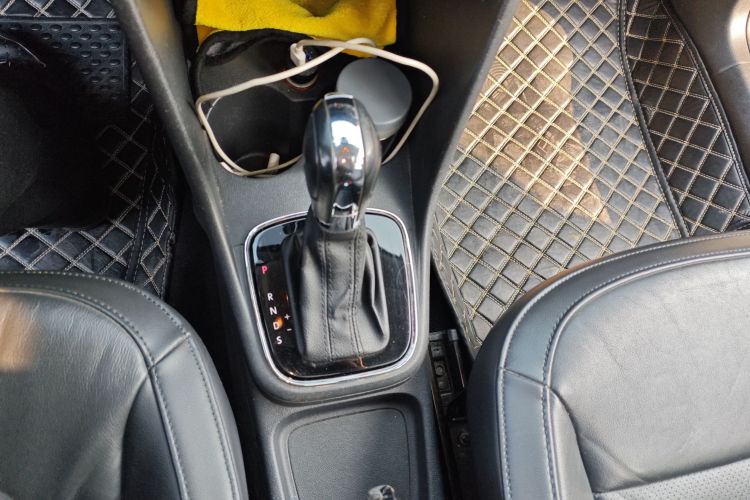 大众 Polo 2014款 1.6L 自动豪华版中控内饰18