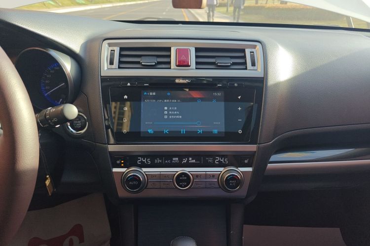 斯巴鲁 傲虎 2015款 2.5i 运动导航版中控内饰16