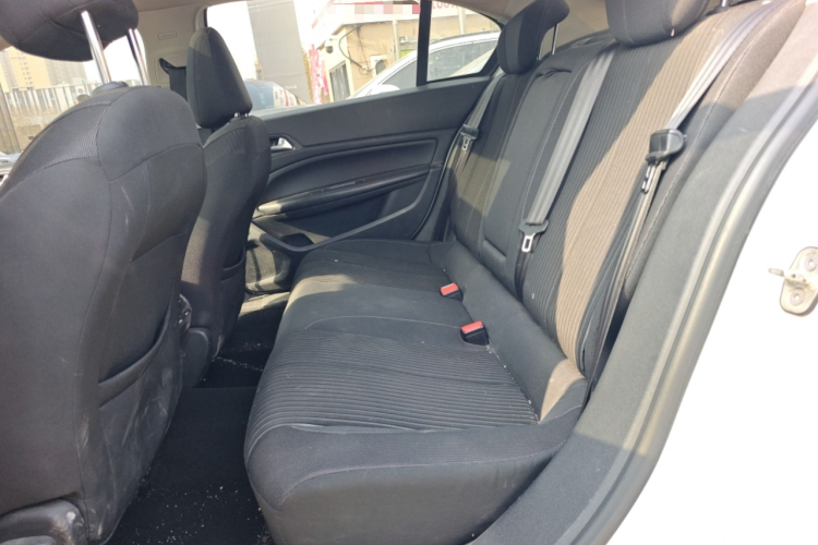 标致408 2016款 1.6T 自动豪华版中控内饰21