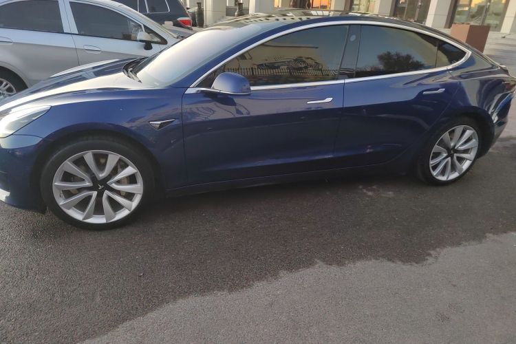 特斯拉 Model 3 2019款 标准续航后驱升级版车身外观4