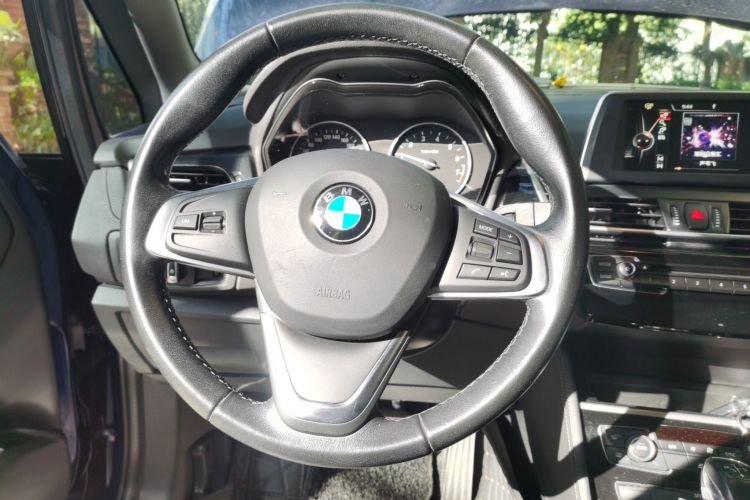 宝马2系旅行车 2016款 218i 运动设计套装局部细节13