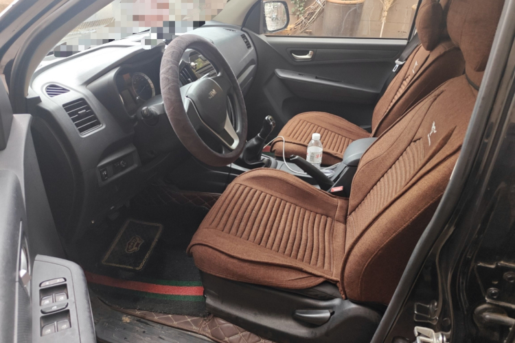 五十铃 瑞迈 2018款 2.8T经典版两驱豪华款加长货厢JE493ZLQ5F中控内饰7003