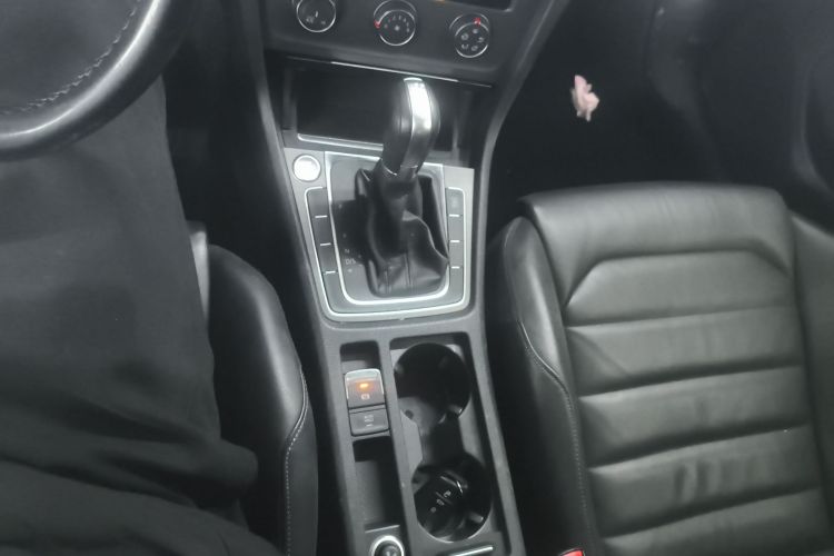 大众 高尔夫 2015款 1.4TSI 自动豪华型中控内饰18