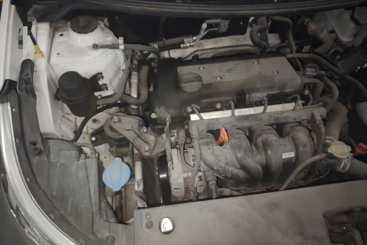 起亚K2 2015款 两厢 1.4L AT GLS炫酷版局部细节9005