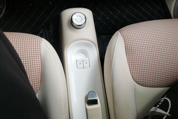 五菱汽车 宏光MINIEV 2024款 第三代 215km 青春版中控内饰18