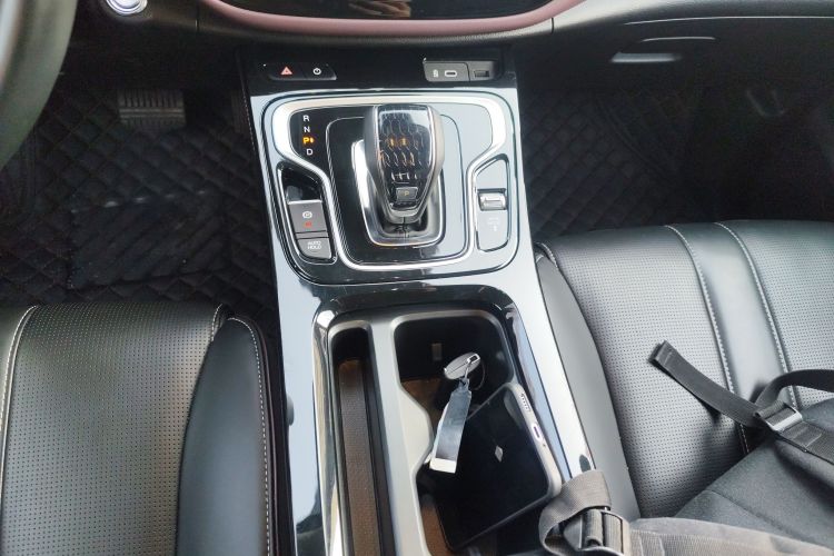 广汽传祺 传祺M6 2023款 PRO 270T DCT尊贵版中控内饰18