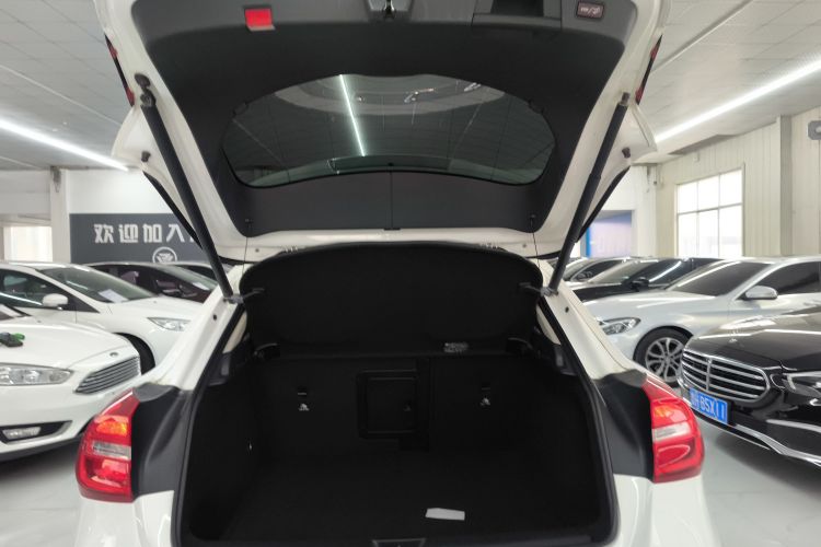 奔驰GLA 2016款 GLA 220 4MATIC 豪华型局部细节23