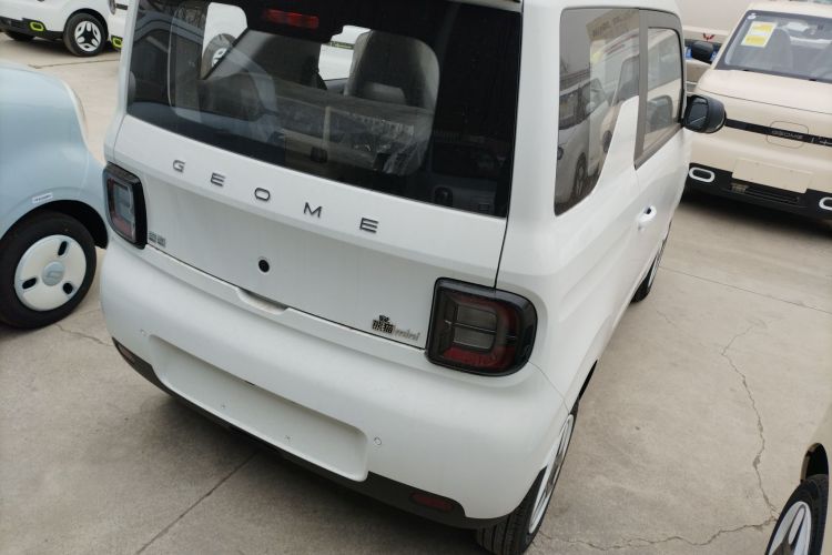 吉利银河 熊猫 2025款 210km 元气熊车身外观7