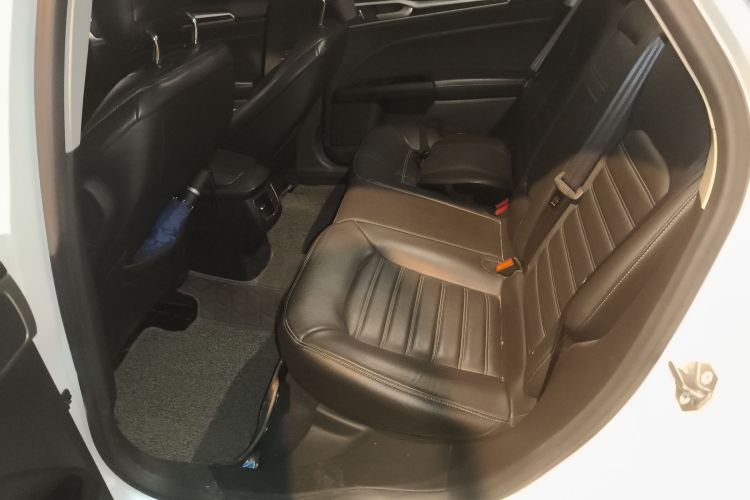 福特 蒙迪欧 2013款 2.0L GTDi200时尚型中控内饰21