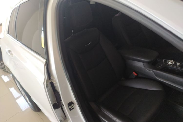 凯迪拉克XT5 2021款 28T 豪华型中控内饰41