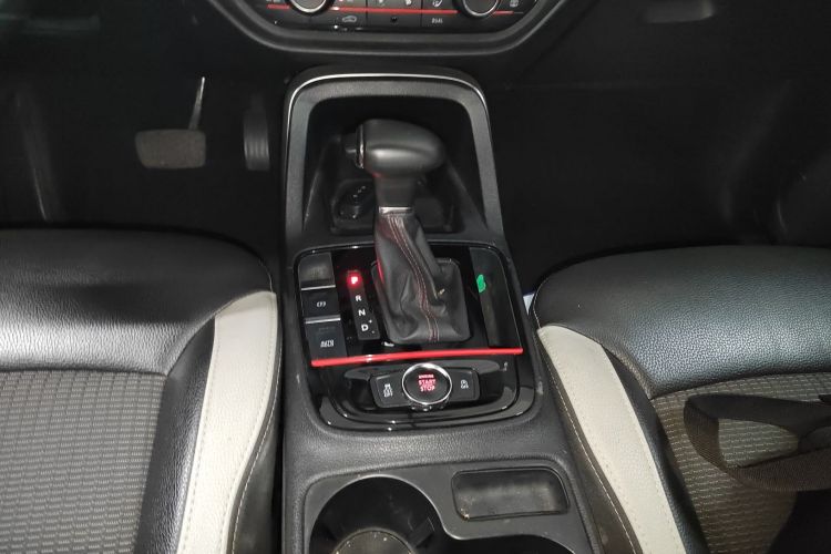 观致5 2018款 改款 1.6T 自动尊贵型中控内饰18