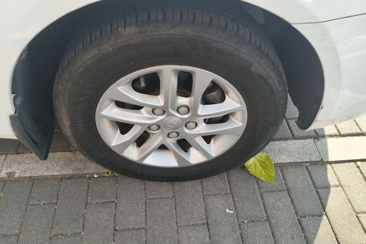 吉利汽车 帝豪 2016款 三厢 1.5L 手动豪华型车身外观10