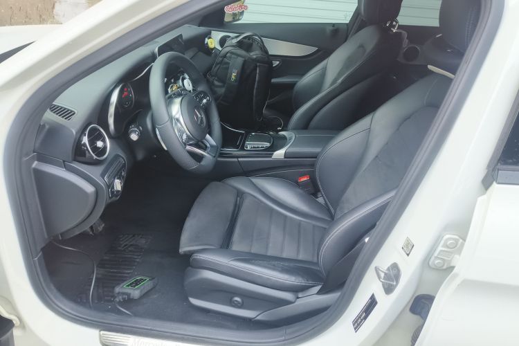 奔驰C级 2019款 C 260 运动版 4MATIC局部细节19