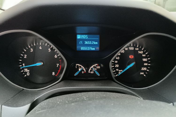 福特 福克斯 2018款 两厢经典 1.6L 自动舒适型智行版中控内饰15