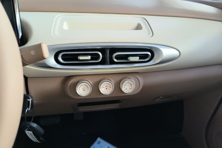 五菱汽车 宏光MINIEV 2025款 四门版 进阶款中控内饰16