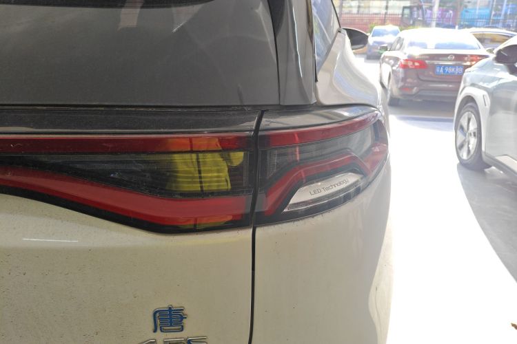 比亚迪 唐新能源 2018款 DM 2.0T 全时四驱智联创享型 7座 国V车身外观9