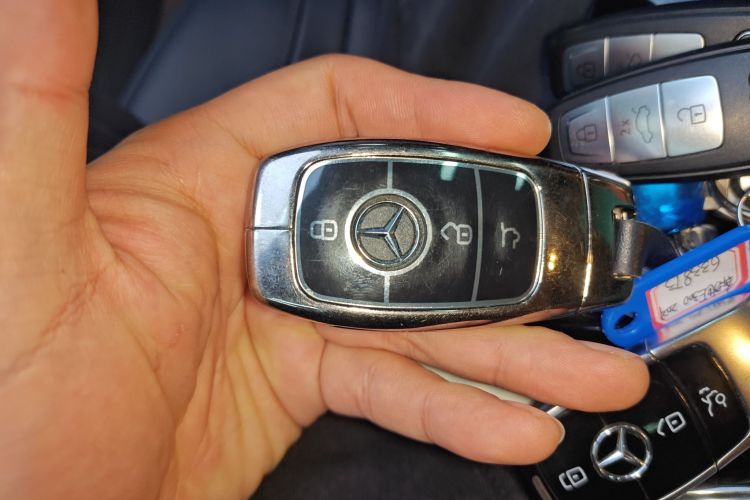 奔驰GLE 2023款 GLE 350 4MATIC 轿跑SUV 豪华型中控内饰11