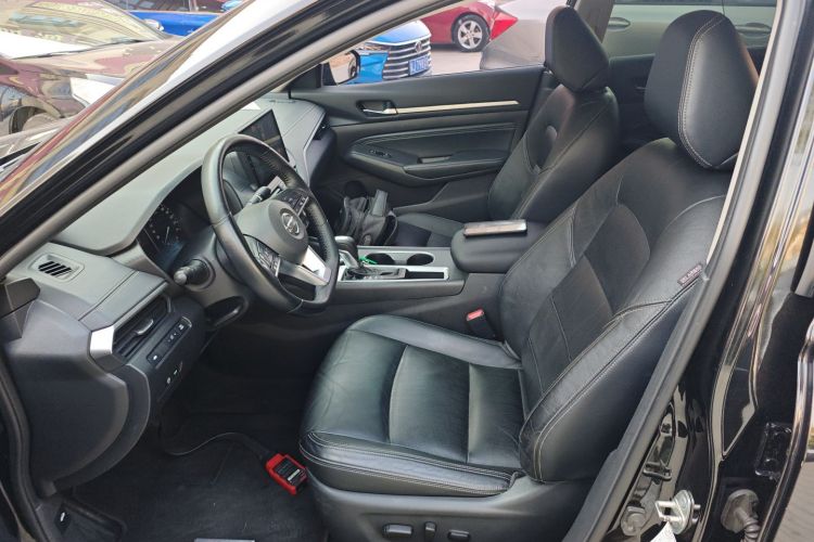 日产 天籁 2019款 2.0L XL 舒适版中控内饰19