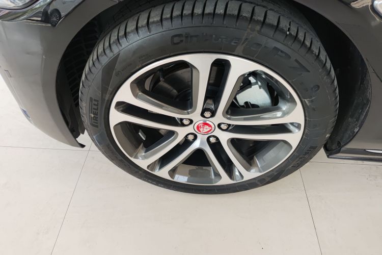 捷豹XEL 2024款 2.0T 250PS R-DYNAMIC S进取运动版车身外观6007