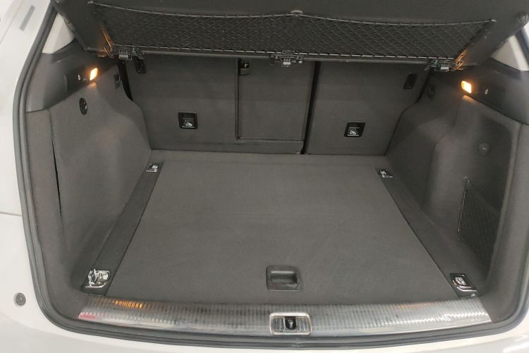 奥迪Q5 2017款 Plus 40 TFSI 技术型机舱底盘23