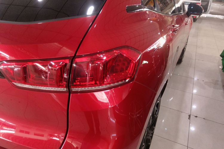 魏牌 VV7 2017款 2.0T 旗舰型车身外观6006