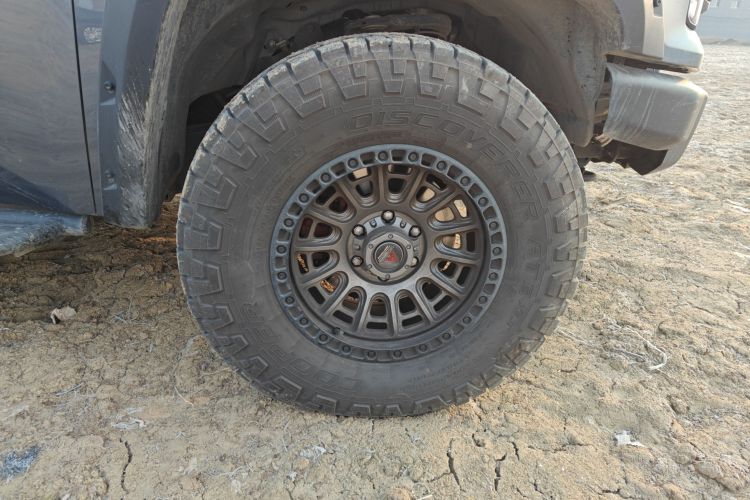 江铃 大道 2024款 敢探者 2.3T柴油自动四驱无界款车身外观10