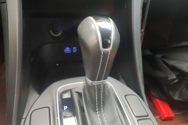 现代 胜达 2017款 2.0T 自动四驱智能型 7座局部细节18