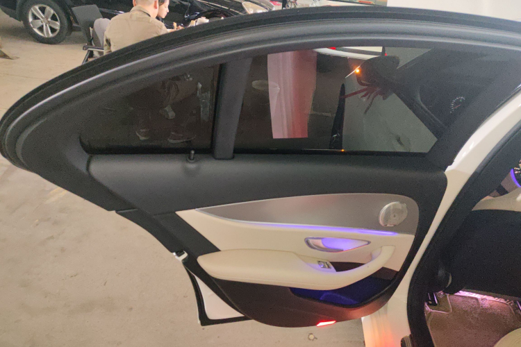 奔驰E级 2017款 E 200 运动型 4MATIC中控内饰7008