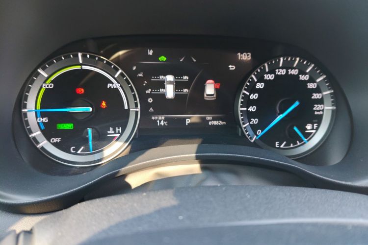 丰田 汉兰达 2023款 2.5L智能电混双擎四驱骑士版 7座中控内饰14