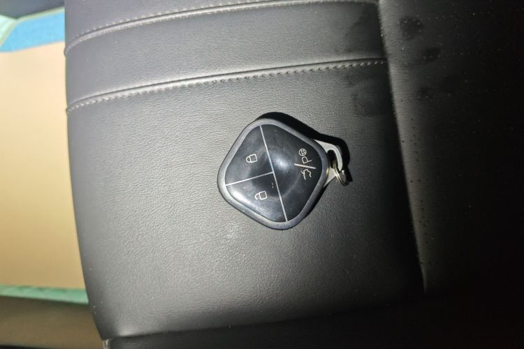 宝骏悦也Plus 2024款 智尊版 4座中控内饰11