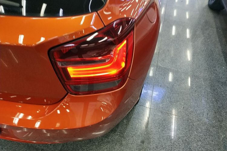 宝马1系(进口) 2013款 改款 118i 领先型车身外观9